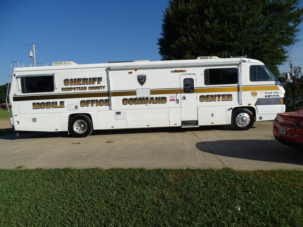 side view of mobile office command center in the sun